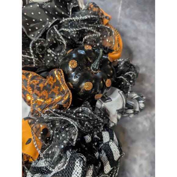 Large Halloween Witch Wreath Hat Legs Pumpkins Front Door Fall Decoration - Picture 4 of 12